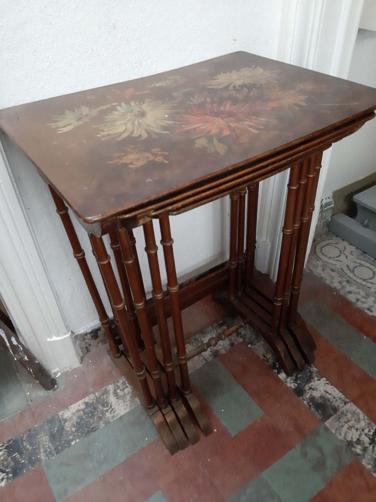 Tables gigogne, Enlèvement