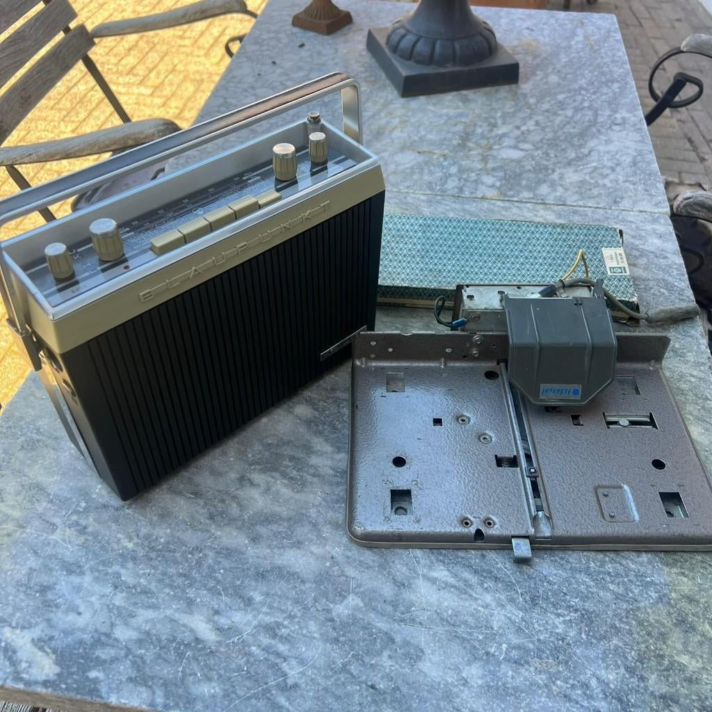 VW Blaupunkt Derby 660 grijs accessoire 66-67, Auto diversen, Auto-accessoires, Gebruikt, Ophalen of Verzenden