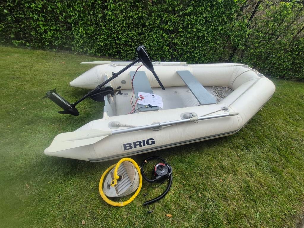 Rubberboot BRIG 285cm airdeck met elektromotor., Watersport en Boten, Rubberboten, Airdeck, Elektrisch, Zo goed als nieuw, Minder dan 70 pk