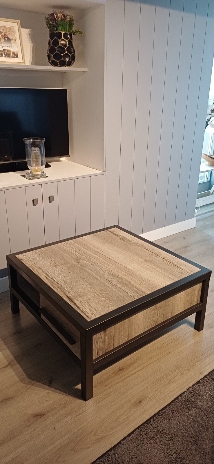 Topstaat salontafel met zwart metalen poten en 2 lades, Ophalen
