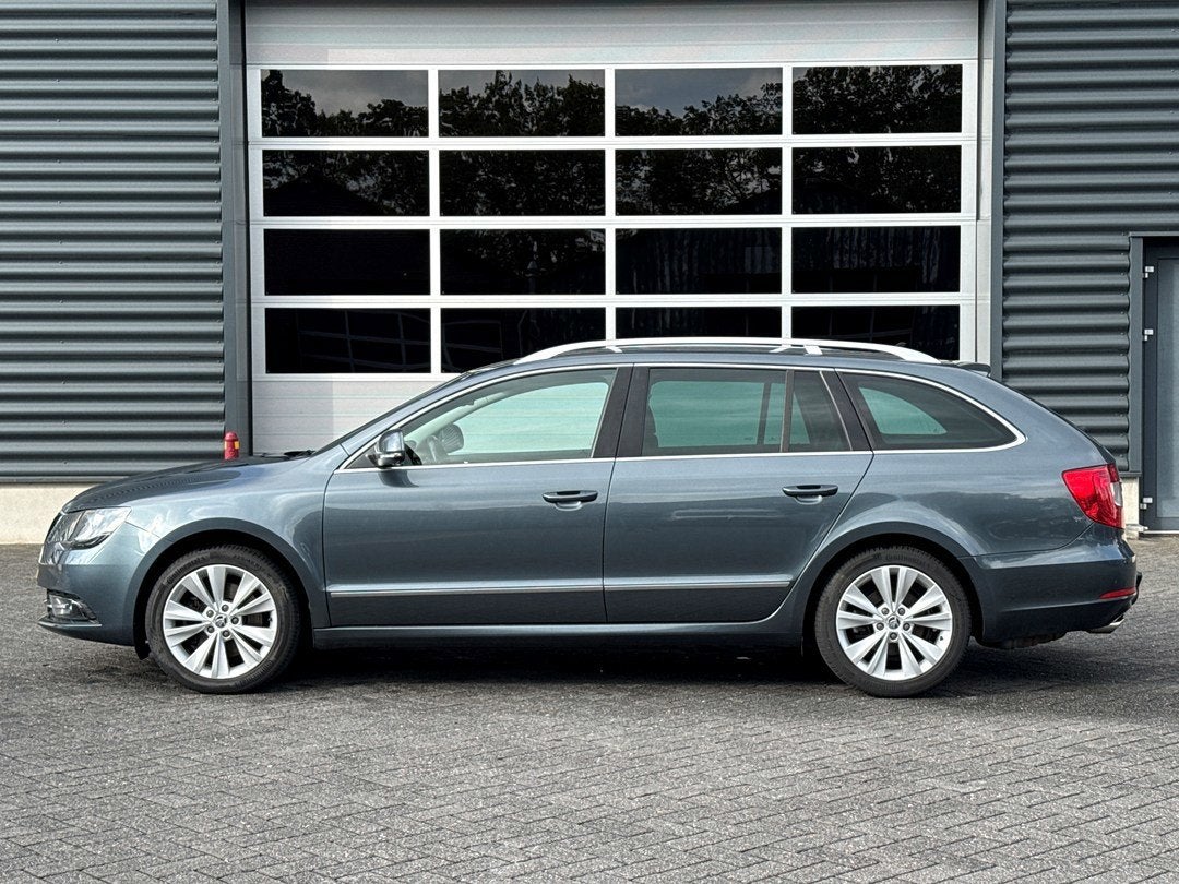 Skoda Superb Combi 1.8 TSI Elegance Business | Navigatie | M, Auto's, Voorwielaandrijving, Euro 5, Gebruikt, Zwart