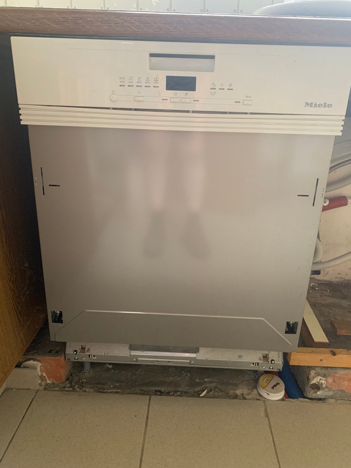 Perfect werkende inbouwvaatwas miele 5jaar., Elektronische apparatuur, Vaatwasmachines, Ophalen, Zo goed als nieuw