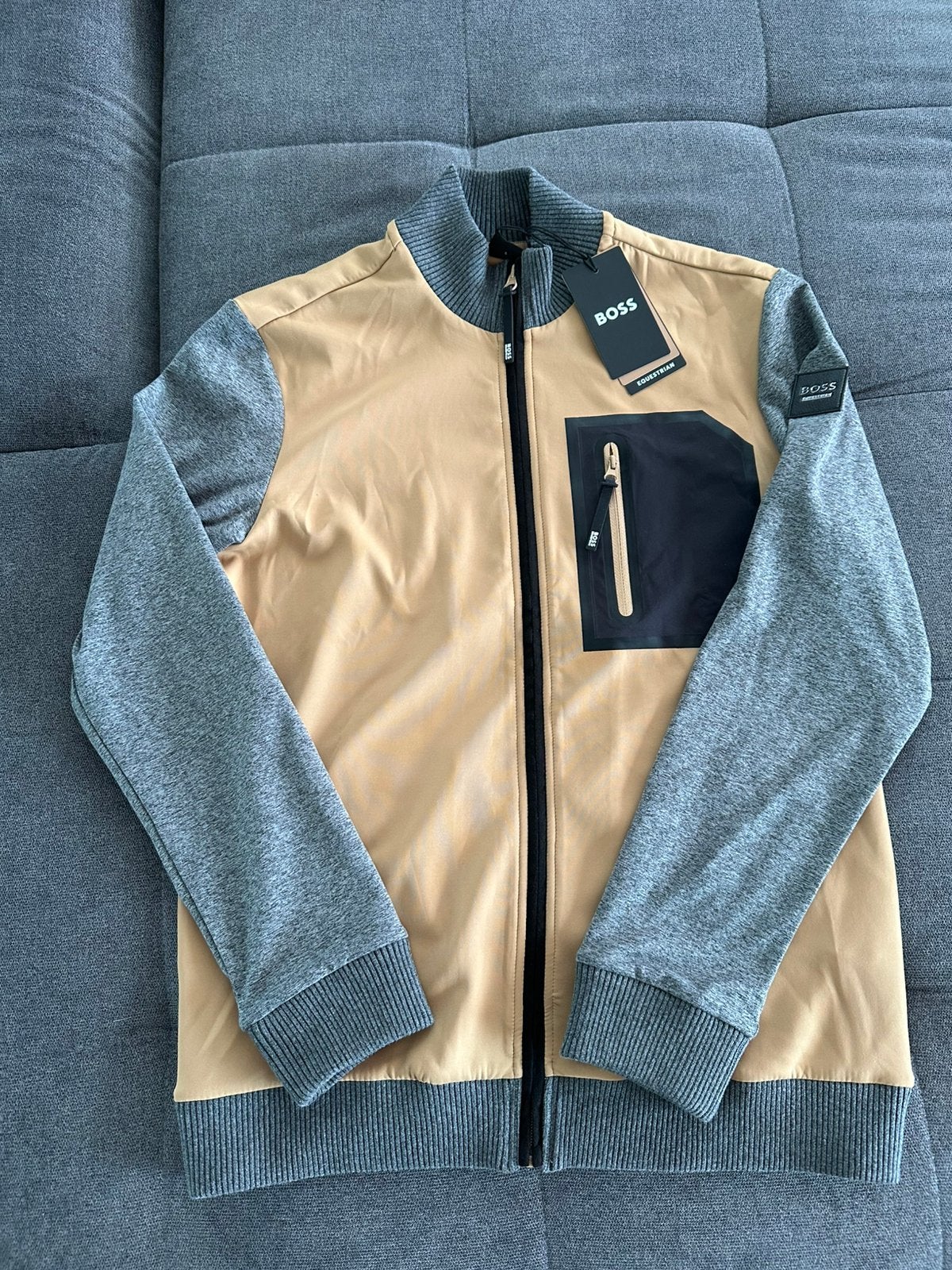 A vendre pull zippé Hugo Boss, Vêtements | Hommes, Pulls & Vestes, Enlèvement ou Envoi, Neuf, Taille 46 (S) ou plus petite, Beige