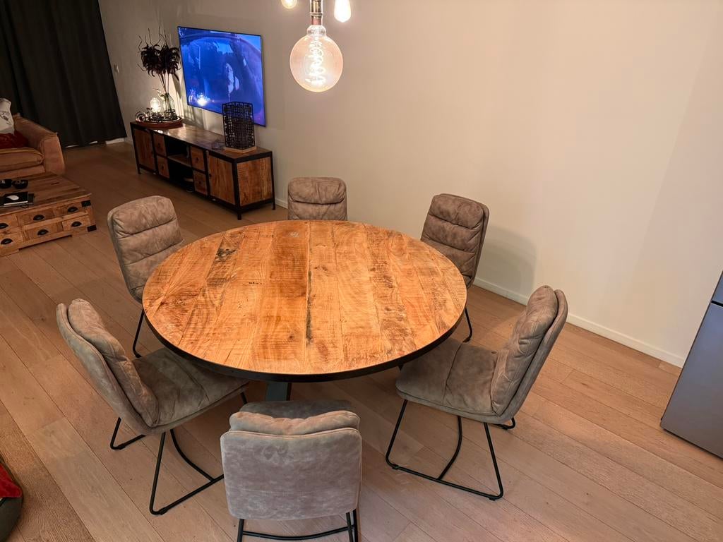 Ronde eettafel mango hout 180cm+6 stoelen industrieel design, Huis en Inrichting, Ophalen, Zo goed als nieuw