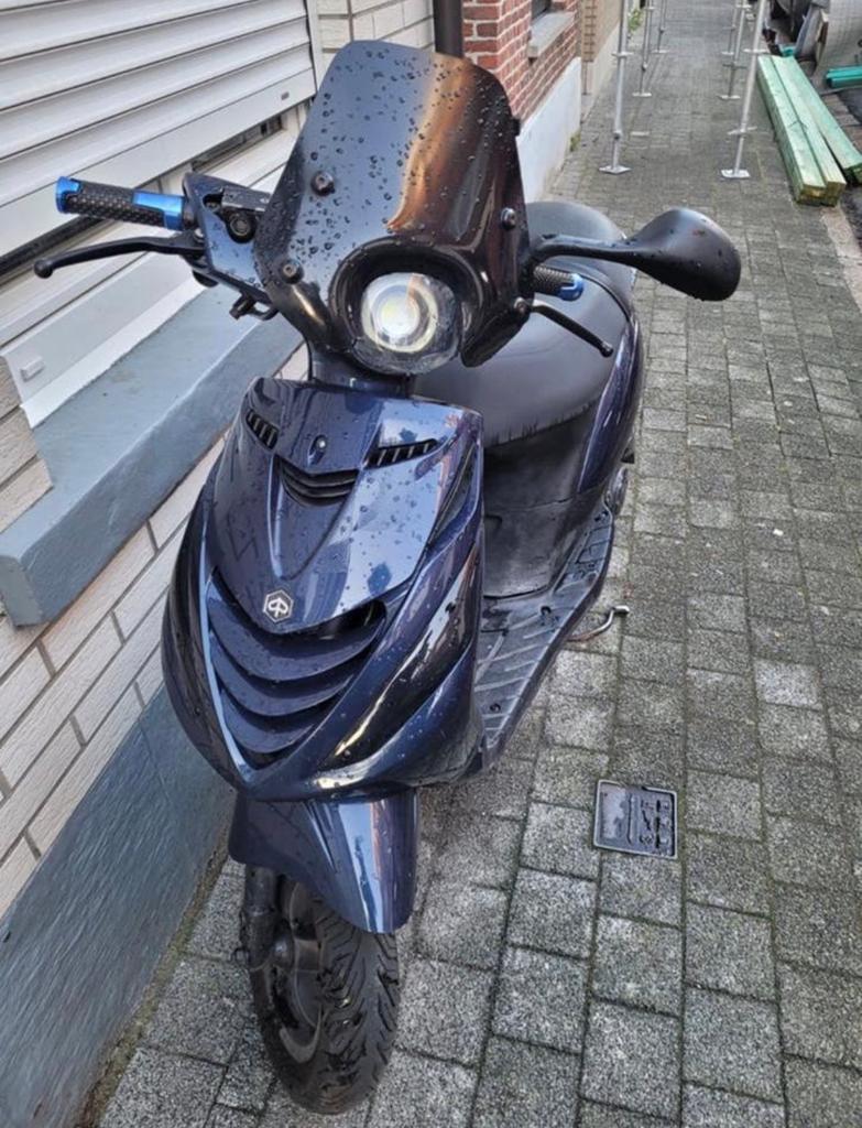 Piaggio zip - a klasse te koop!!, Fietsen en Brommers, Scooters | Piaggio, Zo goed als nieuw, Zip, Klasse A (25 km/u), Benzine