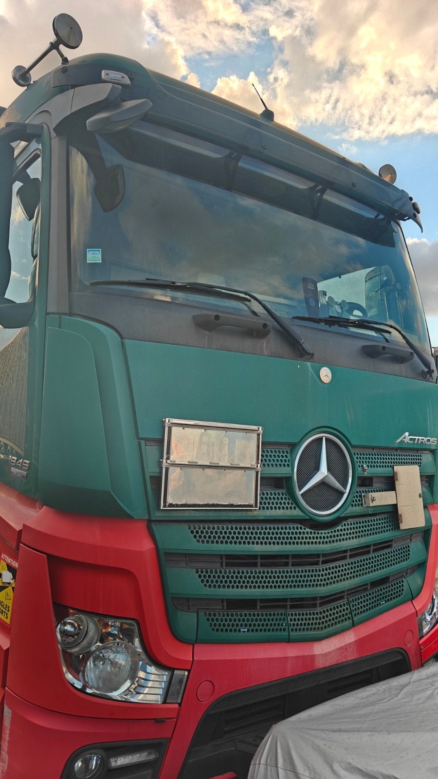 Mercedes Actros ADR. 11/2011.  900.000km Big cabin EURO 5, Autos, Camions, Particulier, Achat