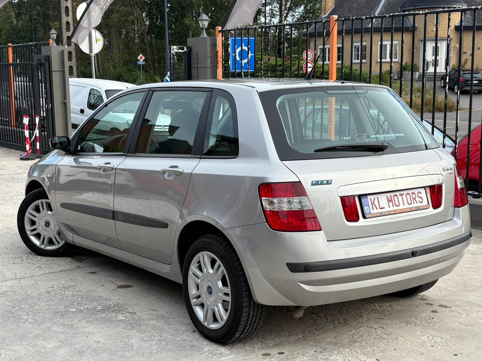 FIAT STILO 1.6i ESSENCE 59 000KM CARPASS 5 PORTES CARPLAY, Autos, Argent ou Gris, Achat, Boîte manuelle, Bleu