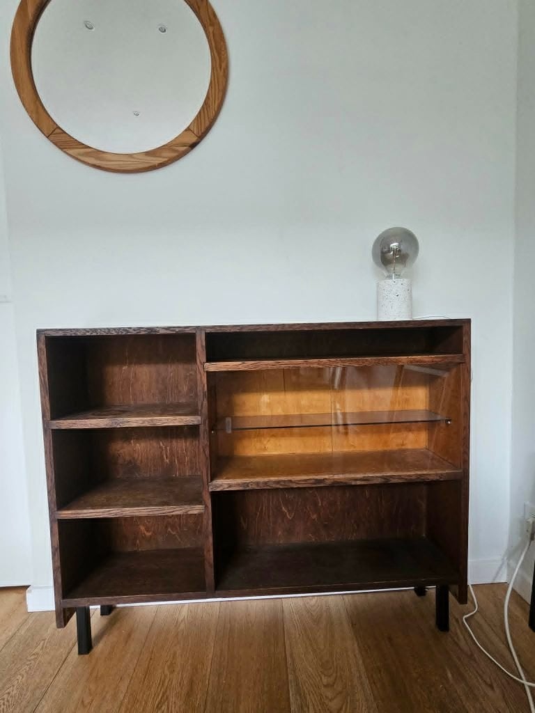 Petit meuble bibliothèque / vitrine en bois massif, Maison & Meubles, Armoires | Autre, Comme neuf, Enlèvement