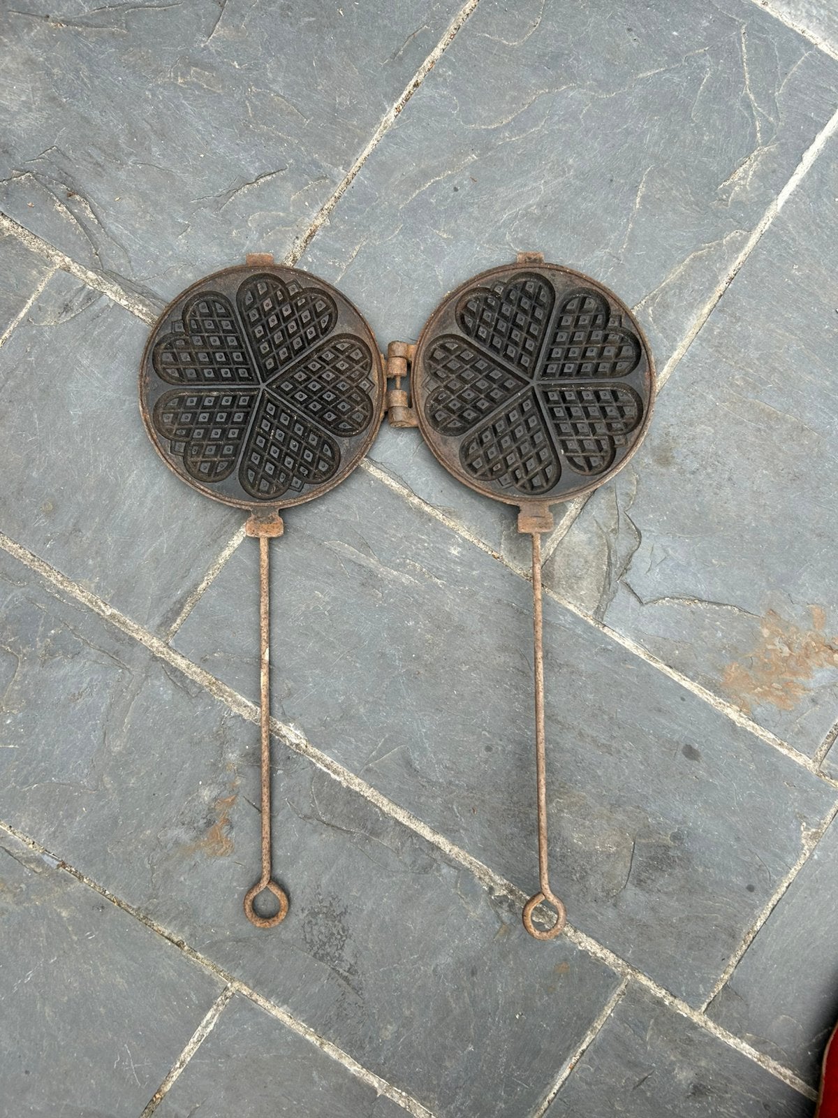 Ancien moule à gaufres rond, Ophalen