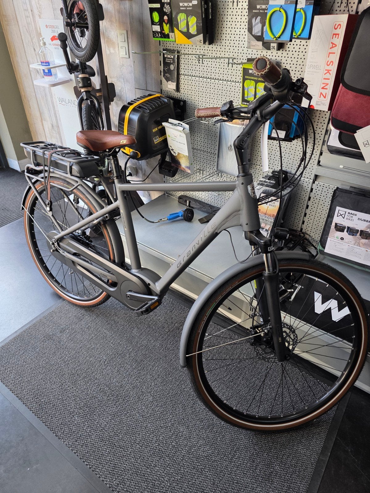nouveau vélo électrique pour hommes Enviolo Bosch Performanc, 47 à 51 cm, Enlèvement ou Envoi, Neuf, 50 km par batterie ou plus