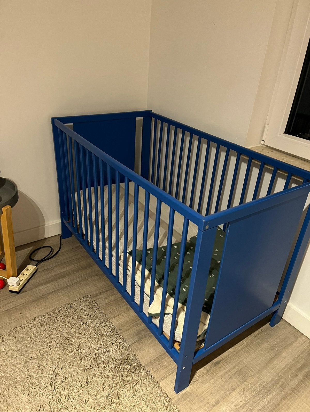 Blauw baby bedje 120x60, Enfants & Bébés, Chambre d'enfant | Chambres d'enfant complètes, Enlèvement, Utilisé