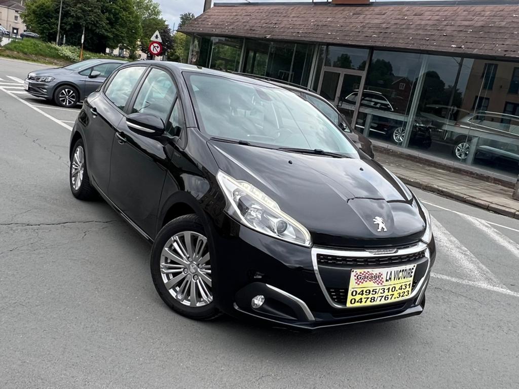 Peugeot 208 ,1.2 essence2019année 61kw 88000km 0032478767323, Voorwielaandrijving, Stof, Euro 6, 1199 cc