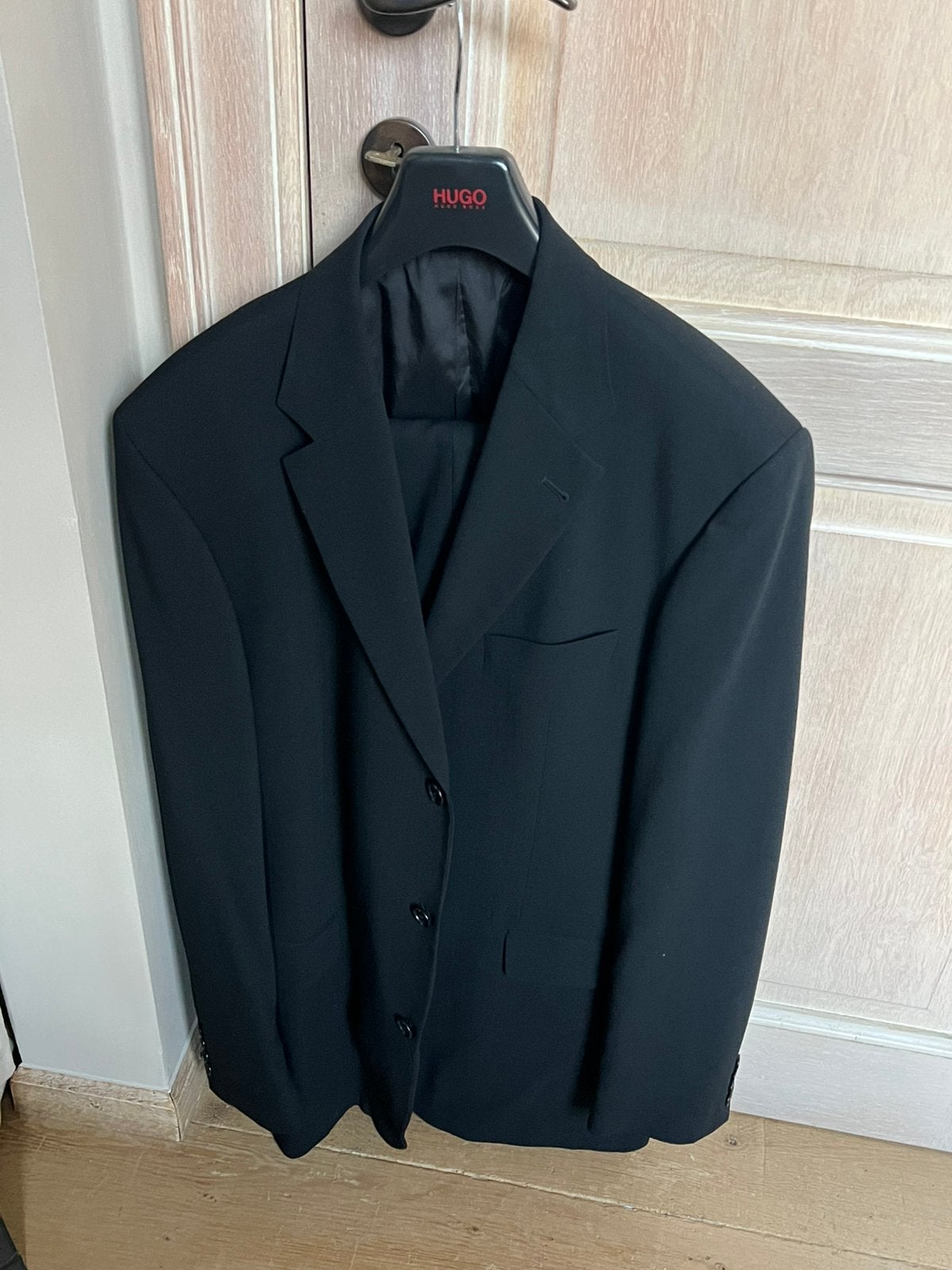 Zwart kostuum Hugo Boss maat Large, Kleding | Heren, Ophalen, Zo goed als nieuw, Maat 48/50 (M), Zwart