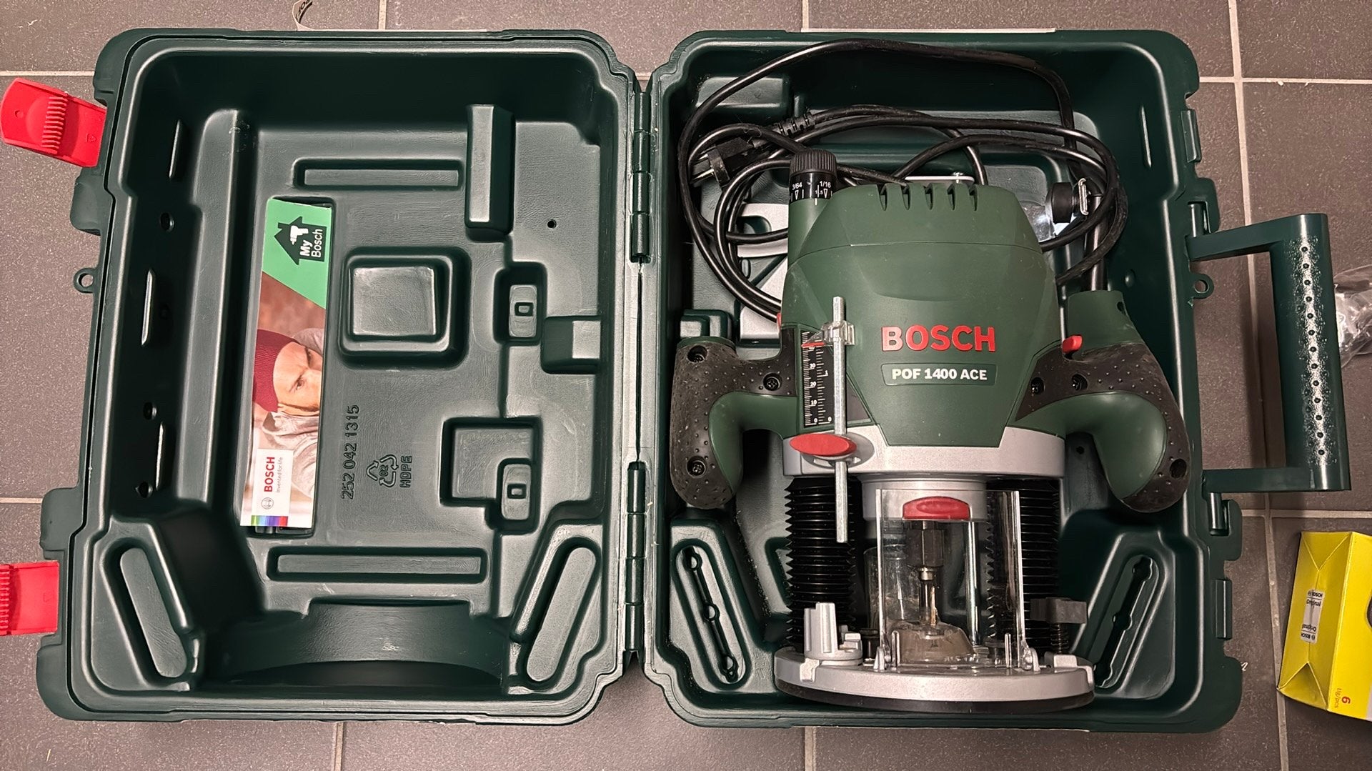 Défonceuse Bosch POF 1400 ACE + accessoires, Bricolage & Construction, Enlèvement, Comme neuf, Autres types, Bosch
