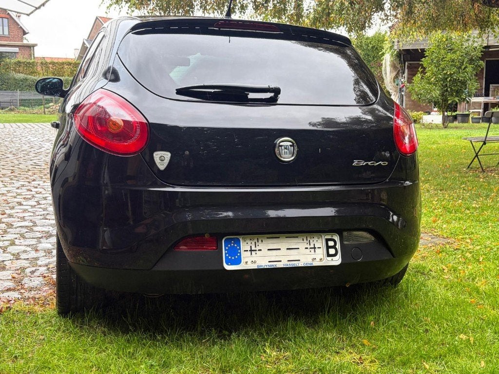 Fiat Bravo 1,6 Mjet diesel noir 105 Racing, Autos, 4 portes, Boîte manuelle, Noir, Particulier