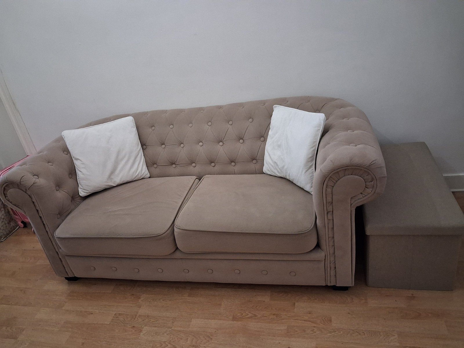 Canapé chesterfield quasi neuf, Huis en Inrichting, Zetels | Zetels, Ophalen