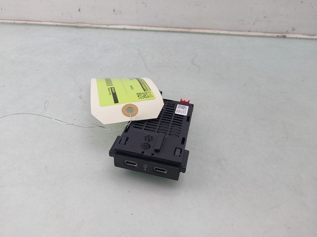 PORT AUX/USB Volkswagen Transporter T6 (|2G6035736|), Volkswagen, Volkswagen AG, Utilisé, Kundenbetreuung@volkswagen.de