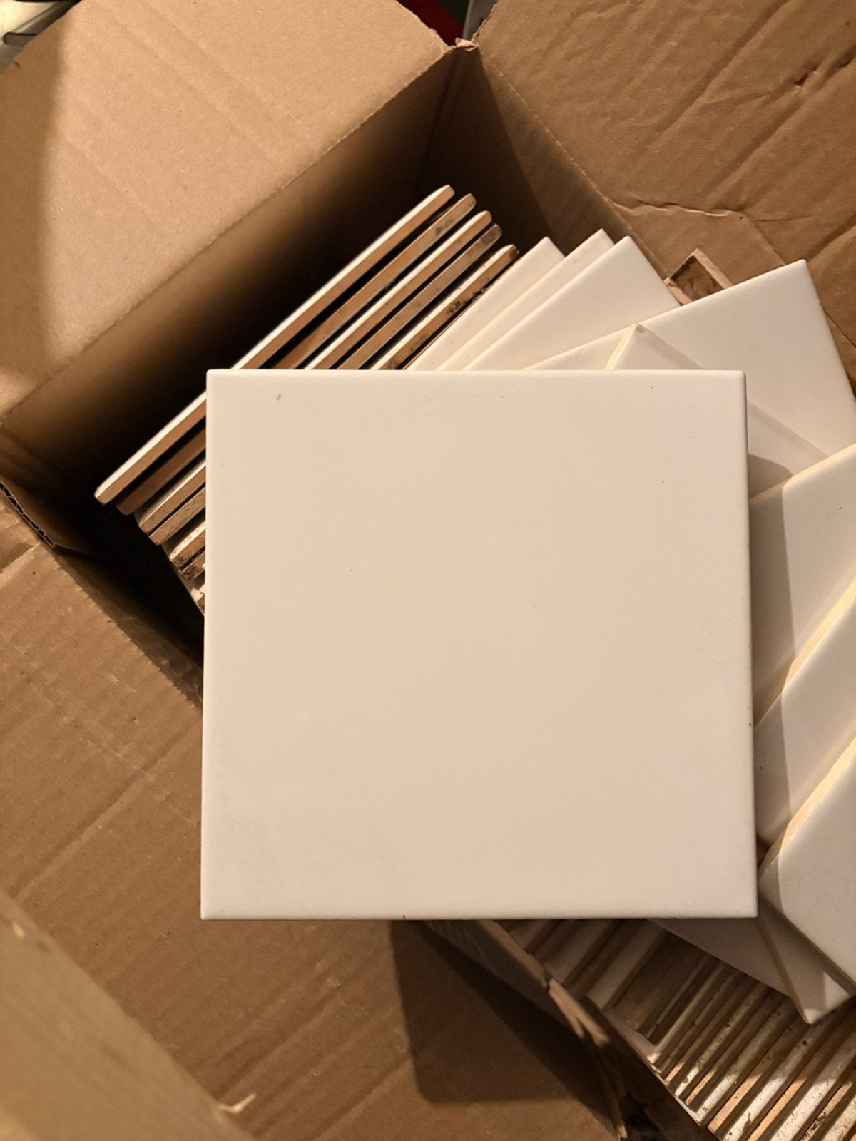 Gratis witte tegels, Doe-het-zelf en Bouw, Tegels, Ophalen, Zo goed als nieuw
