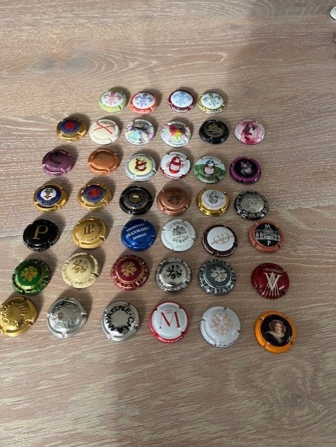champagne capsules, Enlèvement ou Envoi