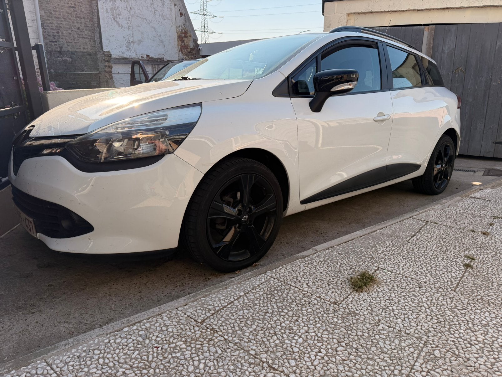 Renault Clio bestelwagen, Voorwielaandrijving, Euro 5, Zwart, 4 cilinders