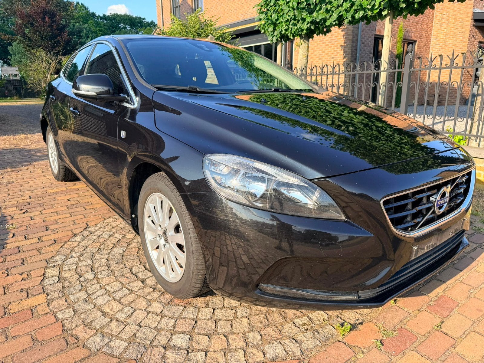 TK Volvo V40 BWJ 2015 139000 homologuée, Autos, Volvo, Euro 6, Boîte manuelle, 5 portes, Particulier