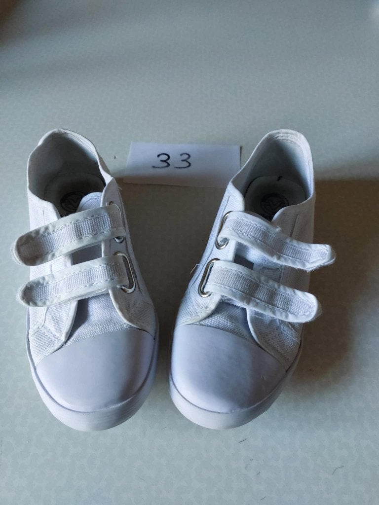 Turn pantoffel wit Maat 33 en ook maat 27  2 € paar, Sports & Fitness, Gymnastique, Enlèvement, Comme neuf, Blanc, Chaussons de gymnastique