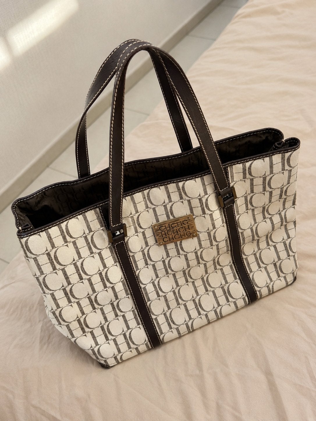 Carolina Herrera CH Monogram Shopper Tote, Ophalen of Verzenden, Zo goed als nieuw, Bruin, Handtas