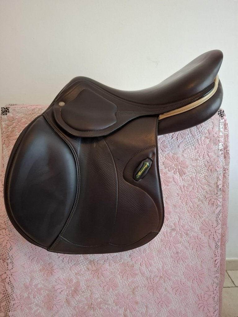 Amerigo Pinerolo DJ Salto springzadel 17 inch, Dieren en Toebehoren, Ophalen, Amerigo, Amerigo, Amerigo