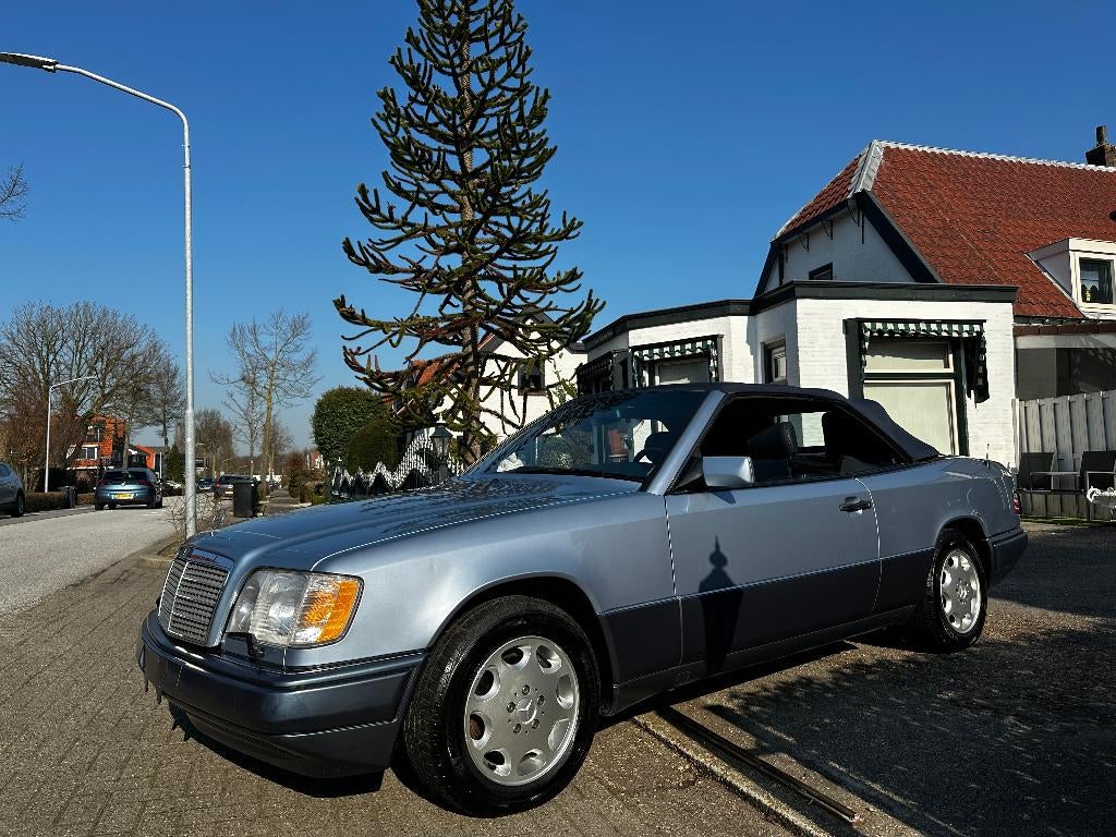 Mercedes-Benz E-Klasse Cabrio 320 CE-24, Automaat, 4 zetels, Achterwielaandrijving, Cabriolet