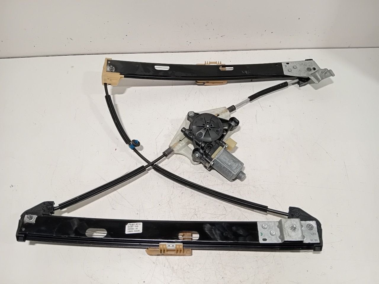 Raammechaniek elektrisch links voor Seat Leon, Onderdelen@venauto.nl, Van der Ven Autorecycling B.V., Gebruikt, Ettenseweg 76, 4706 PB Roosendaal, The Netherlands
