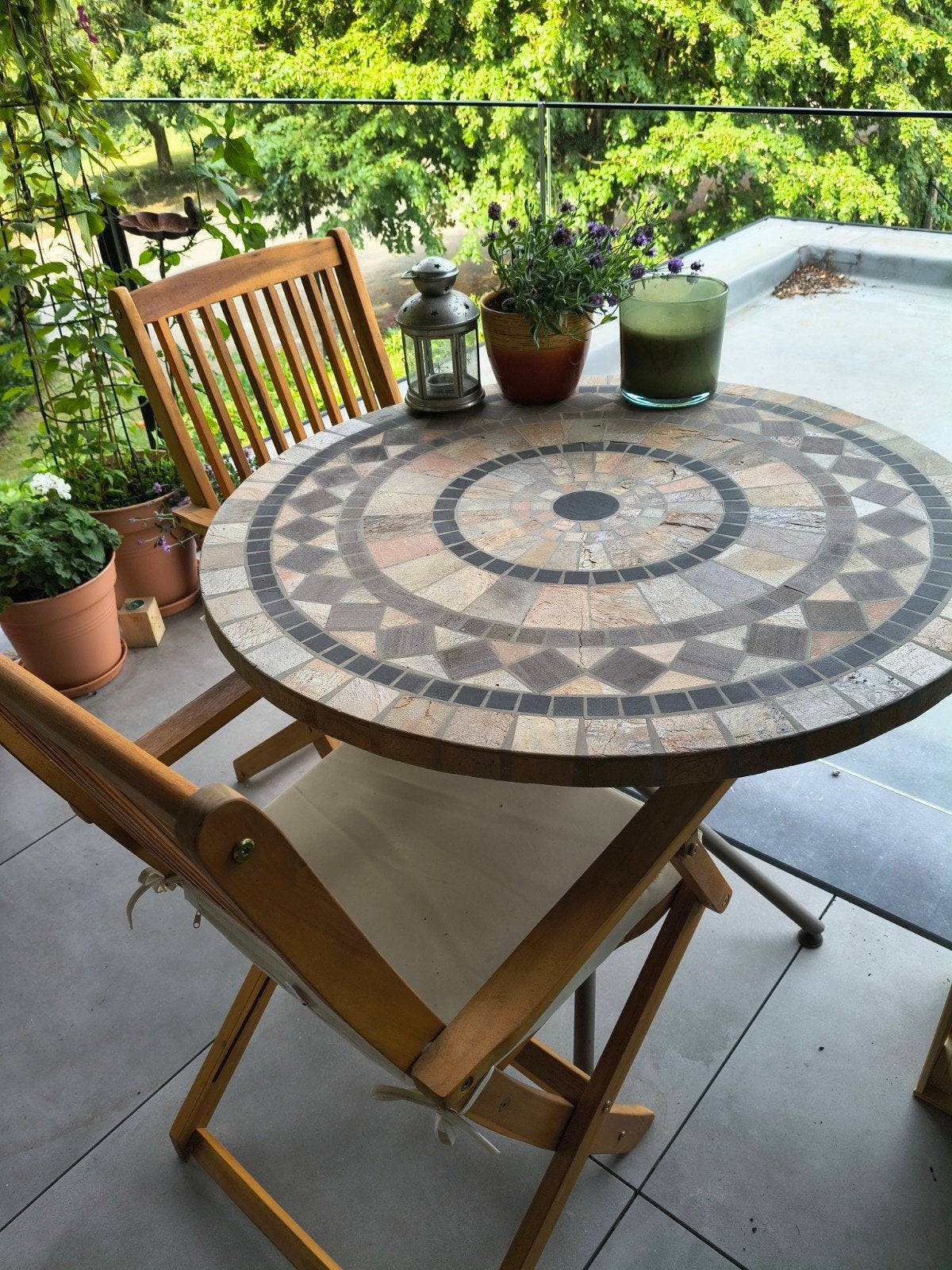 Ronde tuintafel, Ophalen