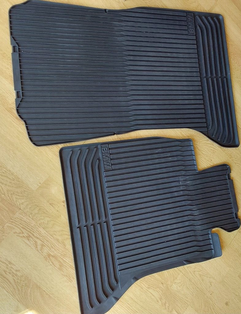 TAPIS CAOUTCHOUC AVANT BMW, Enlèvement