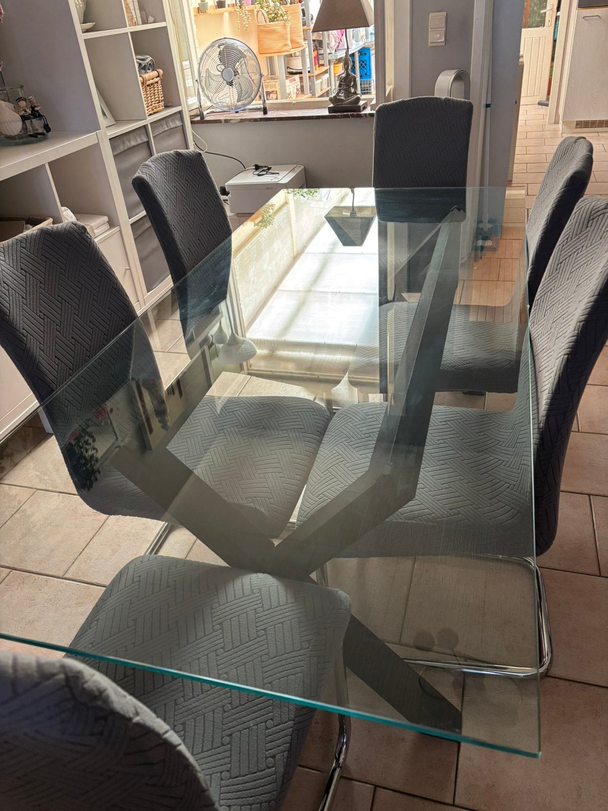 Table en verre, avec six chaises et housse, Maison & Meubles, Enlèvement, Comme neuf