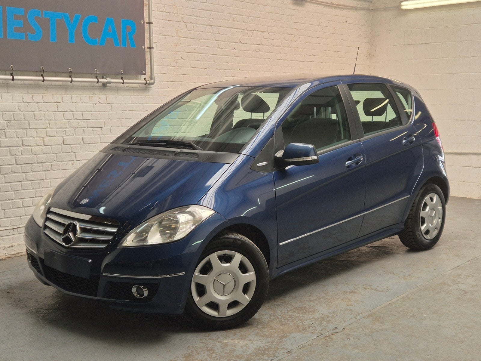 Mercedes A180 benzine Euro5 - Zeer mooie staat - Garantie, Monovolume, Zwart, 4 cilinders, Blauw