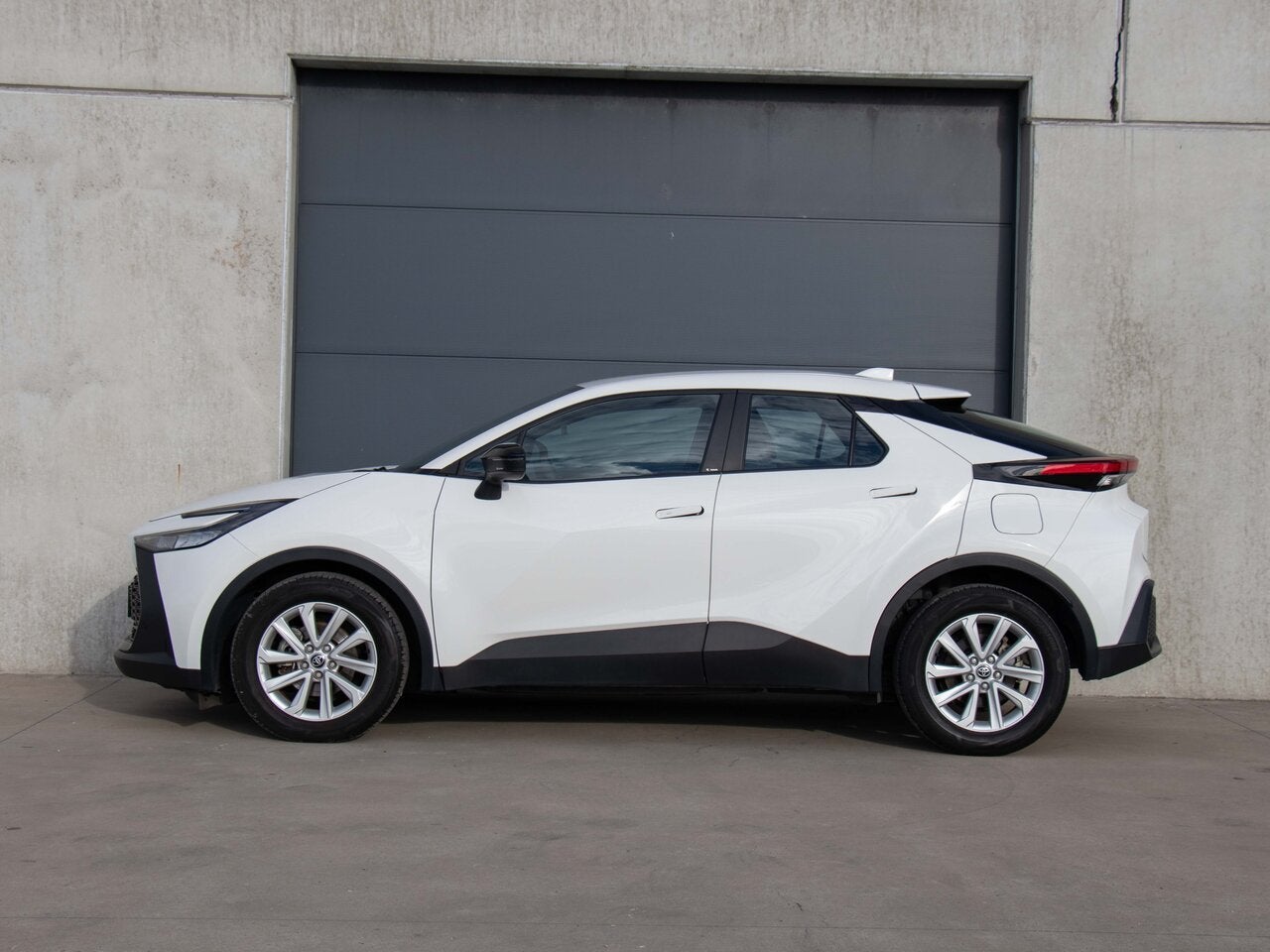 Toyota C-HR 1.8 HEV 98PK|CAMERA|NAVI|KEYLESS, 4 deurs, 0 min, Adaptive Cruise Control, 72 kW