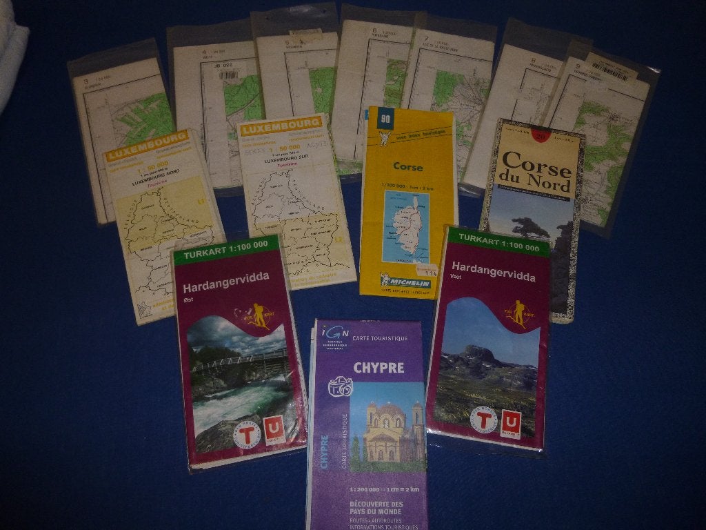 Set van 14 diverse staf- & wandelkaarten - prijs per kaart., Livres, Guides touristiques, Autres marques, Budget, Enlèvement, Utilisé