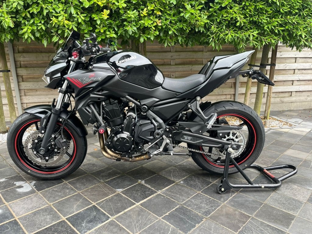 Kawasaki z650 **performance**4300km**Arrow uitlaatlijn**35kw, Motoren, Motoren | Kawasaki, 2 cilinders, 649 cc, Minimaal motorrijbewijs A2