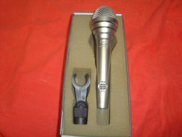 Gebruikt: AKG D330BT "ABBA" microfoon 20260407, Muziek en Instrumenten, Microfoons, Ophalen of Verzenden, Gebruikt, Zangmicrofoon