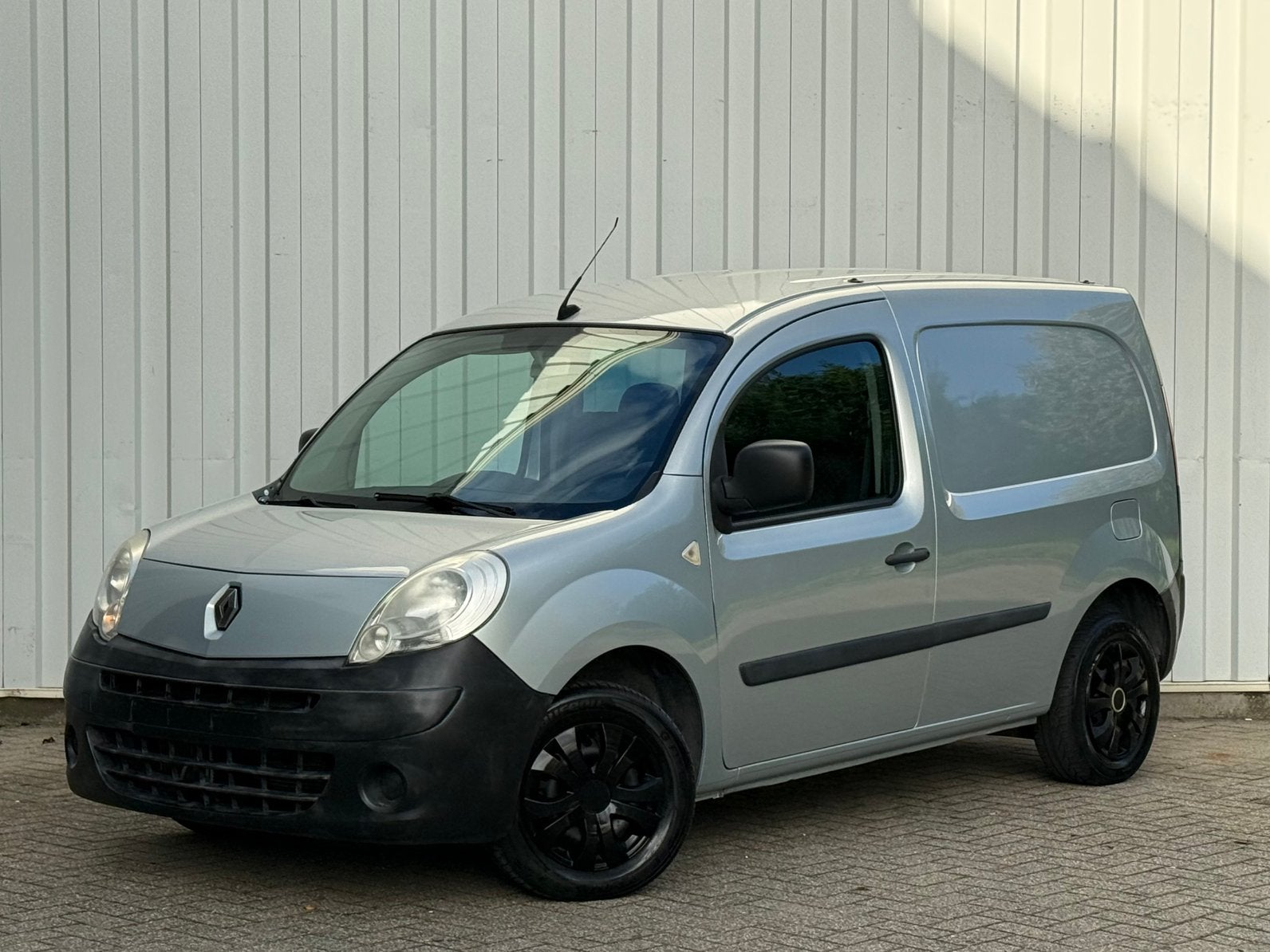 - Renault Kangoo - 1.5 Diesel - Tomtom Edition - PDC - Airco, Voorwielaandrijving, Stof, 50 kW, Zwart