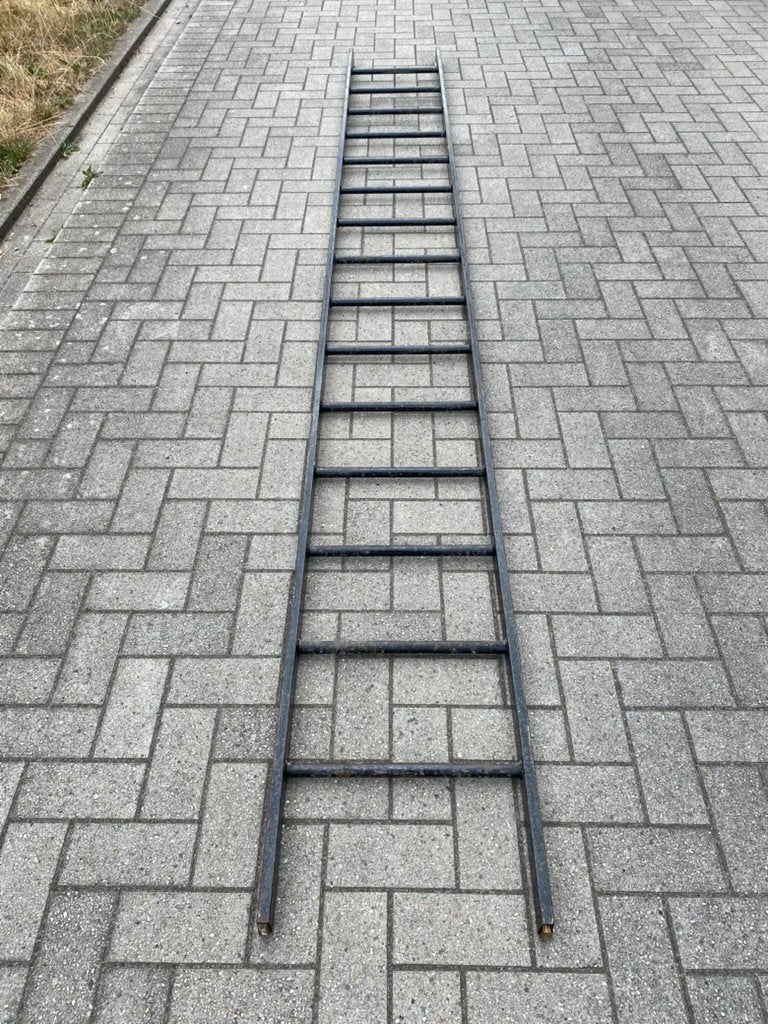 Monkey bars of ladder, Ophalen, Gebruikt