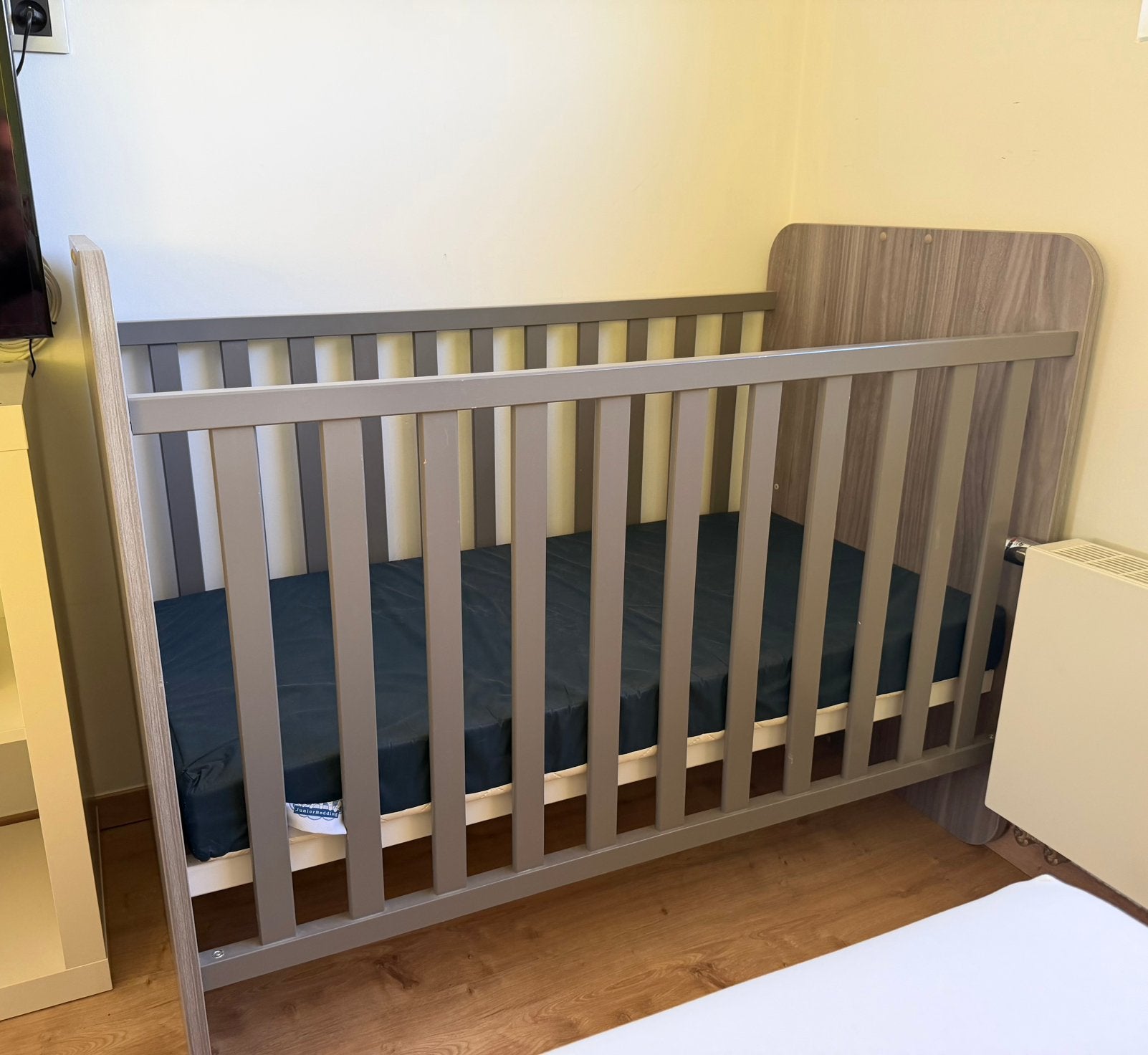 Lit bébé 120x70 cm — avec matelas/literie/moniteur pour bébé, Enfants & Bébés, Enlèvement, Comme neuf