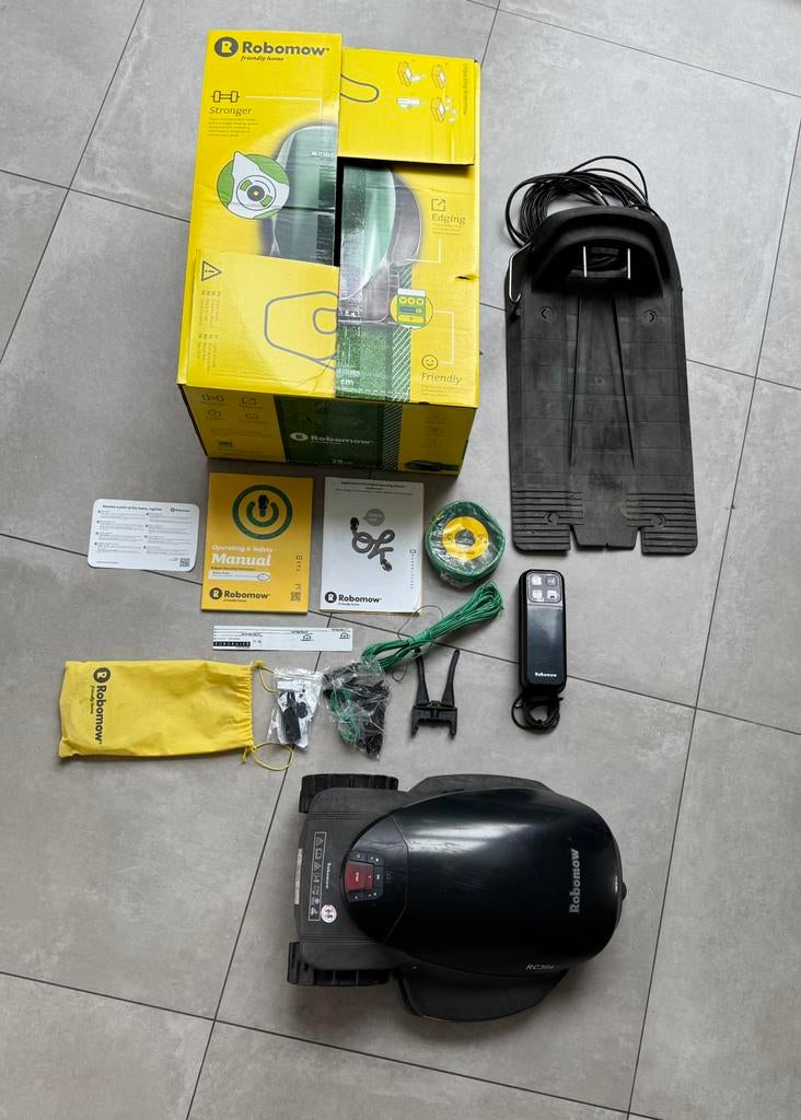 Robomow RC304, Tuin en Terras, Robotmaaiers, Ophalen, Gebruikt, Meer dan 25 cm, Bestuurbaar via app