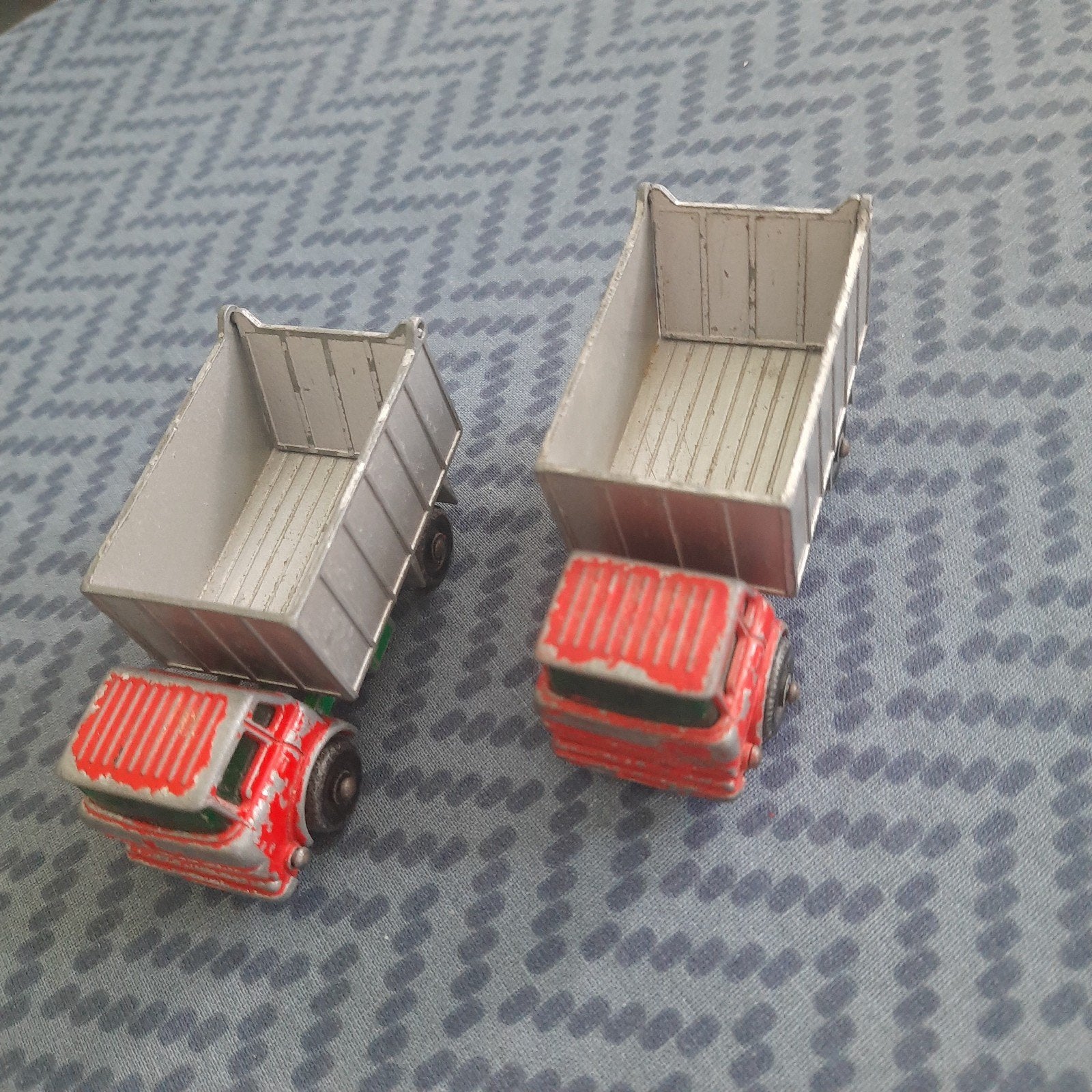 MATCHBOX UK* LOT van 2 : GMC TIPPER TRUCK* VINTAGE *, Ophalen, Gebruikt, Bus of Vrachtwagen, Matchbox