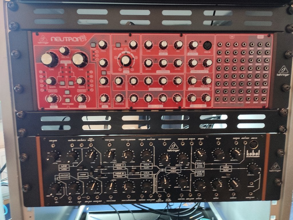 Behringer Neutron, Muziek en Instrumenten, Ophalen of Verzenden, Zo goed als nieuw, Met midi-aansluiting