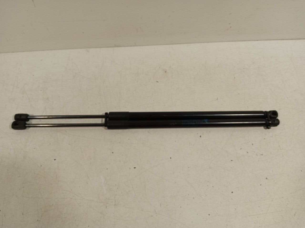 Gasdrukveerset achter Mini Countryman, Onderdelen@venauto.nl, Van der Ven Autorecycling B.V., Gebruikt, Ettenseweg 76, 4706 PB Roosendaal, The Netherlands