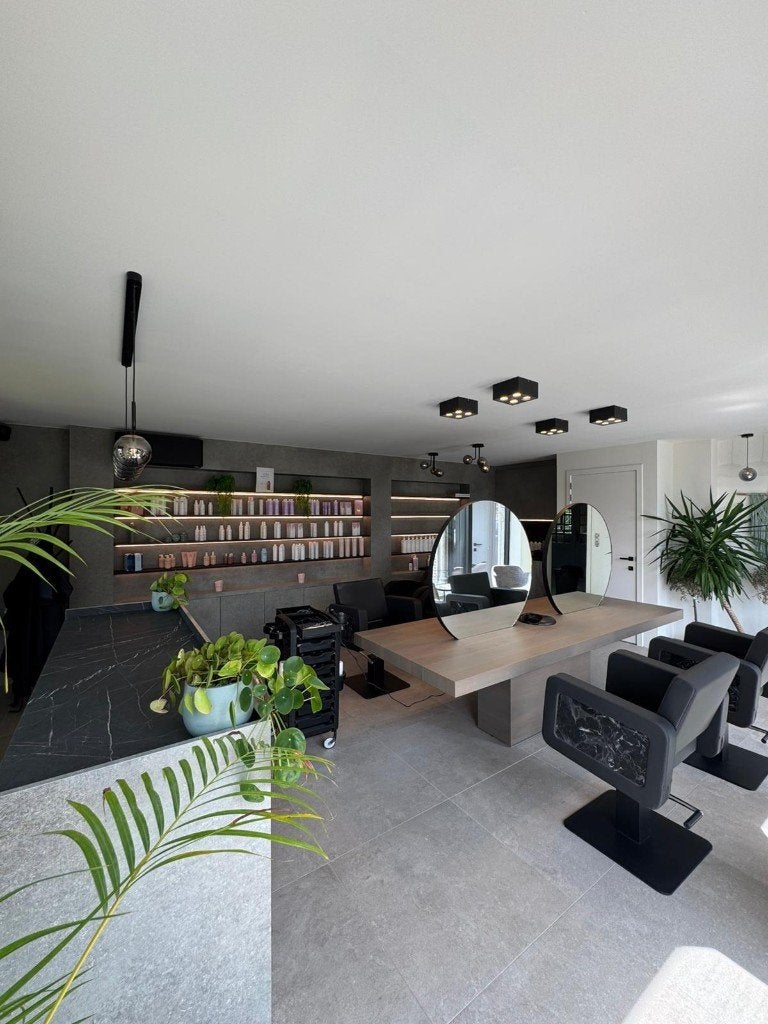 Volledige luxe saloninrichting te koop