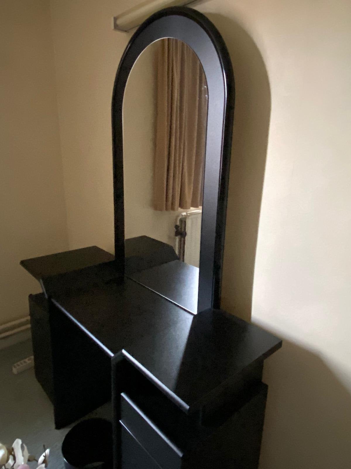 Table avec miroir, Enlèvement, Utilisé