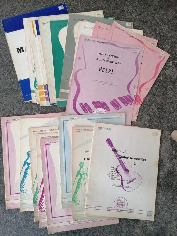 Klavarskribo, pakket oude bladmuziek voor gitaar, Musique & Instruments, Partitions, Enlèvement ou Envoi, Utilisé