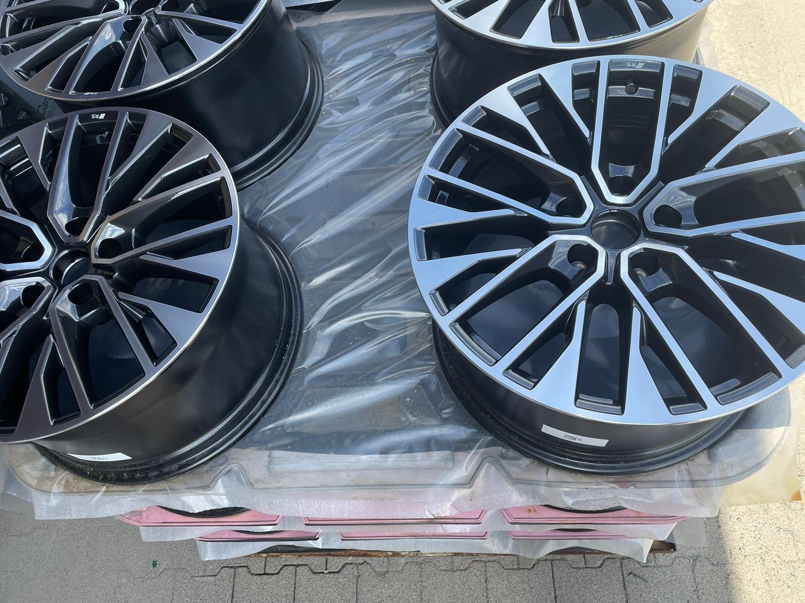 Jantes Audi e-tron GT RS 20 pouces 4J3601025CF titane NEUVES, Autos : Pièces & Accessoires, Fabrikant BV, Utilisé, Info@fabrikant.eu
