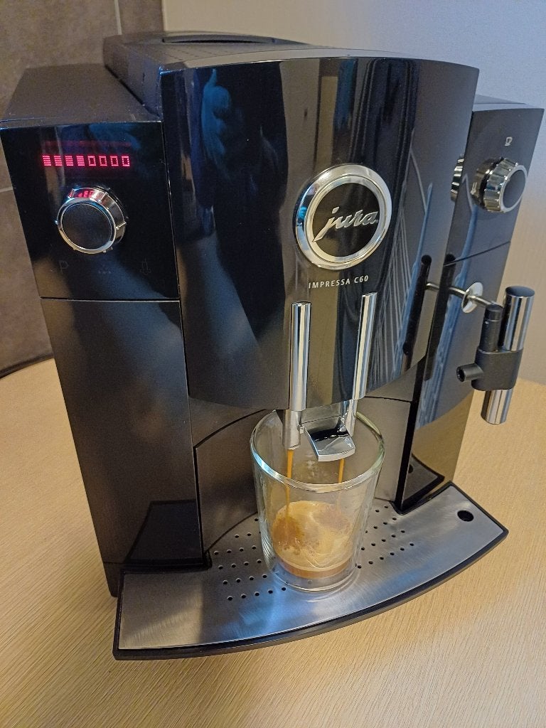 Jura Impressa C60 révisée, Electroménager, Cafetières, Reconditionné, Café moulu, Café en grains, Machine à espresso, 4 à 10 tasses